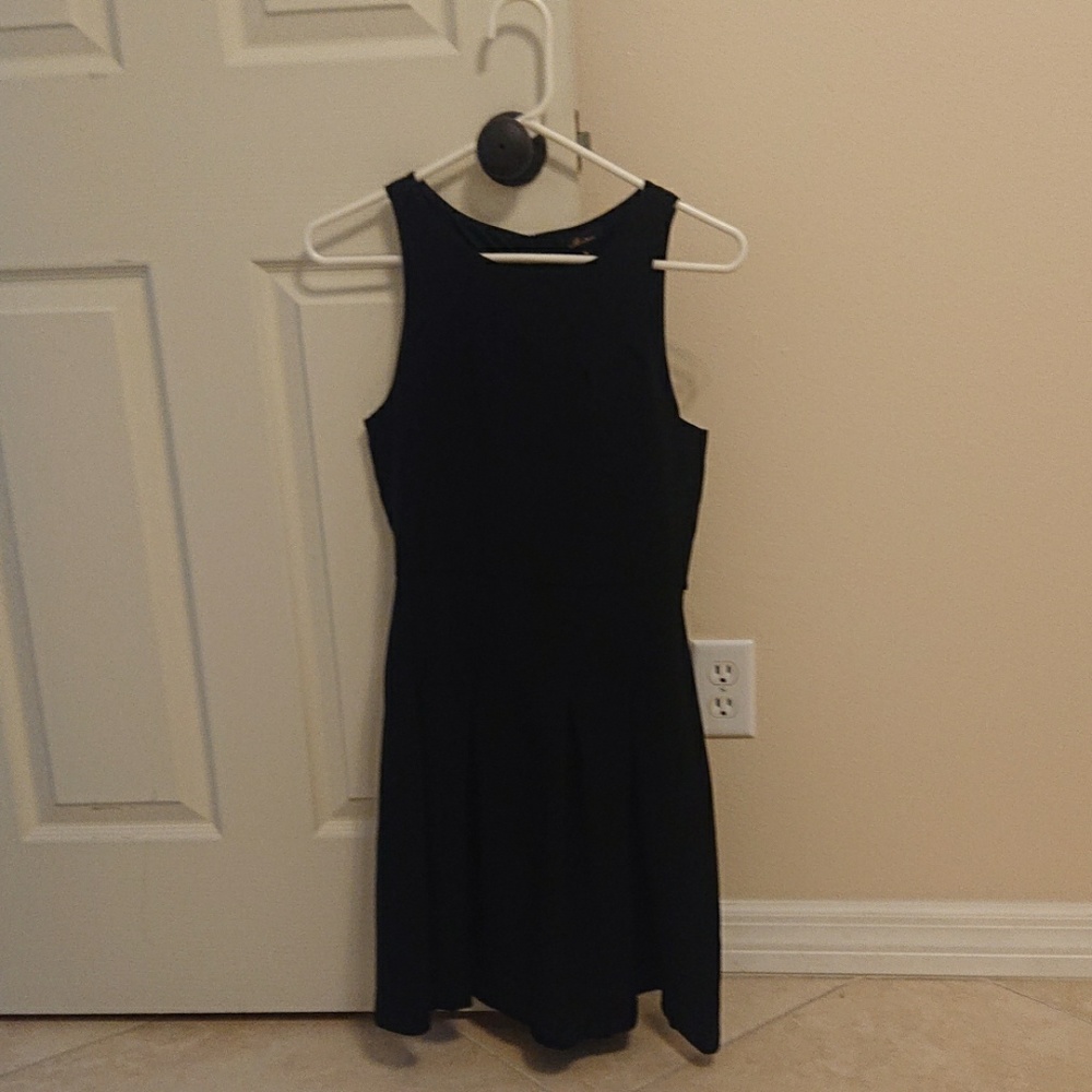 Black sleeveless dress size M